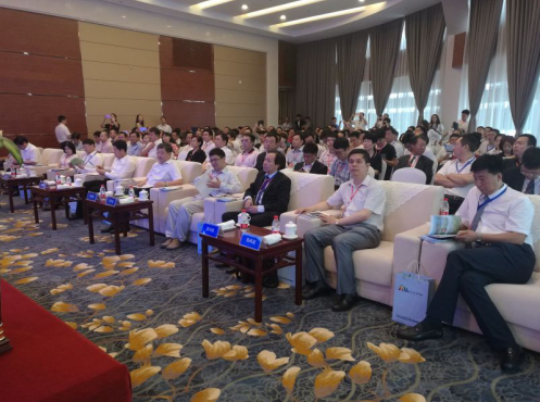 仟億達(dá)831999董事長鄭兩斌應(yīng)邀參加有名民企助推河北協(xié)同發(fā)展峰會并發(fā)言 仟億達(dá)831999董事長鄭兩斌應(yīng)邀參加有名民企助推河北協(xié)同發(fā)展峰會并發(fā)言