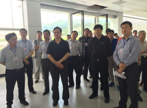 仟億達董事長鄭兩斌隨領導考察中 仟億達董事長鄭兩斌隨領導考察中