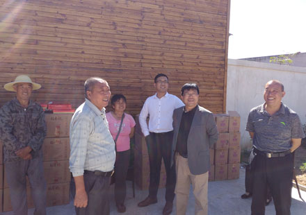 仟億達(dá)集團(tuán)候總(右二)與諶應(yīng)書記(右一) 仟億達(dá)集團(tuán)候總(右二)與諶應(yīng)書記(右一)